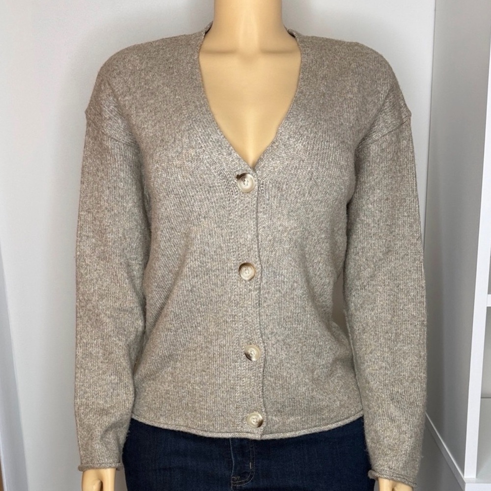 Member’s Mark Soft Knit V-Neck Cardigan – Neutral Heather Beige – XS - Picture 14 of 14